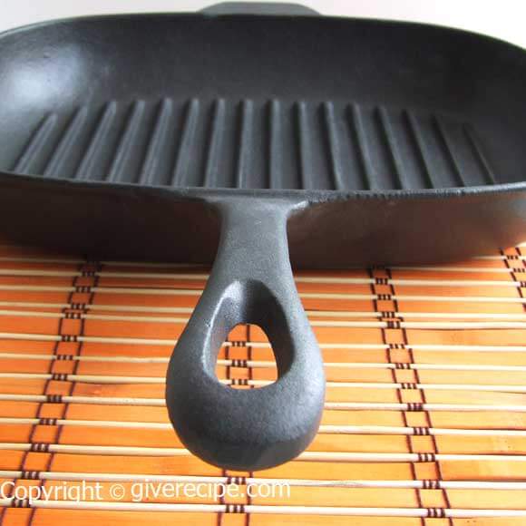 pan2 pan2 Chicken Fillets On Cast Iron