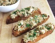 green-olive-bruchetta1