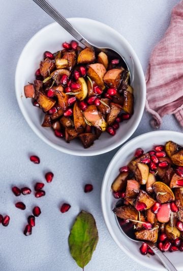 simple apple compote dessert in bowls