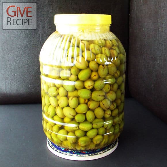 How To Cure Green Olives | giverecipe.com
