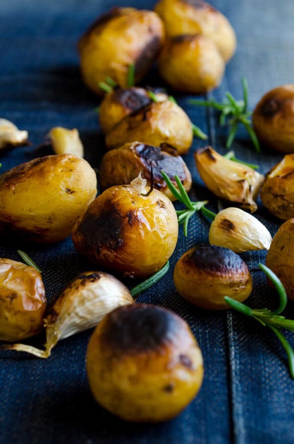 Roasted Baby Potatoes | giverecipe.com | #potatoes #side