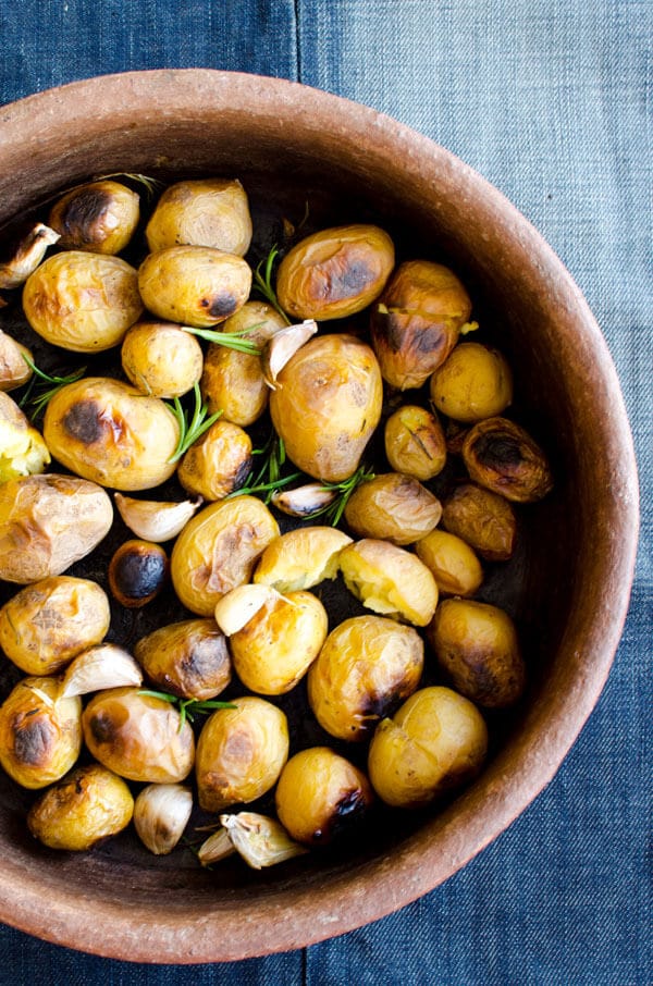 Roasted Baby Potatoes | giverecipe.com | #potatoes #side