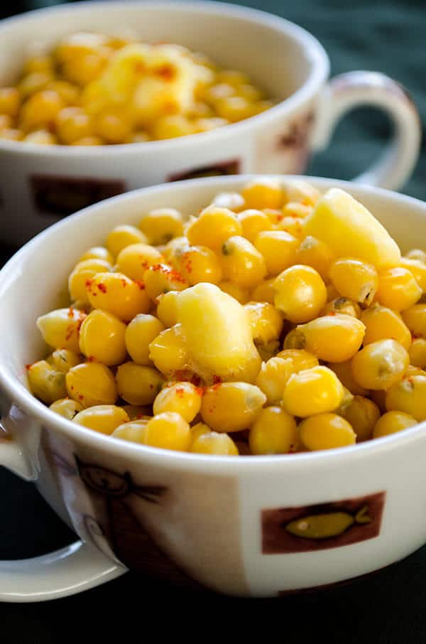 Buttered corn with chili | giverecipe.com | #corn #snack #appetizer