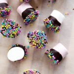 Chocolate-dipped marshmallows | giverecipe.com | #chocolate #marshmallows #valentine #sprinkles