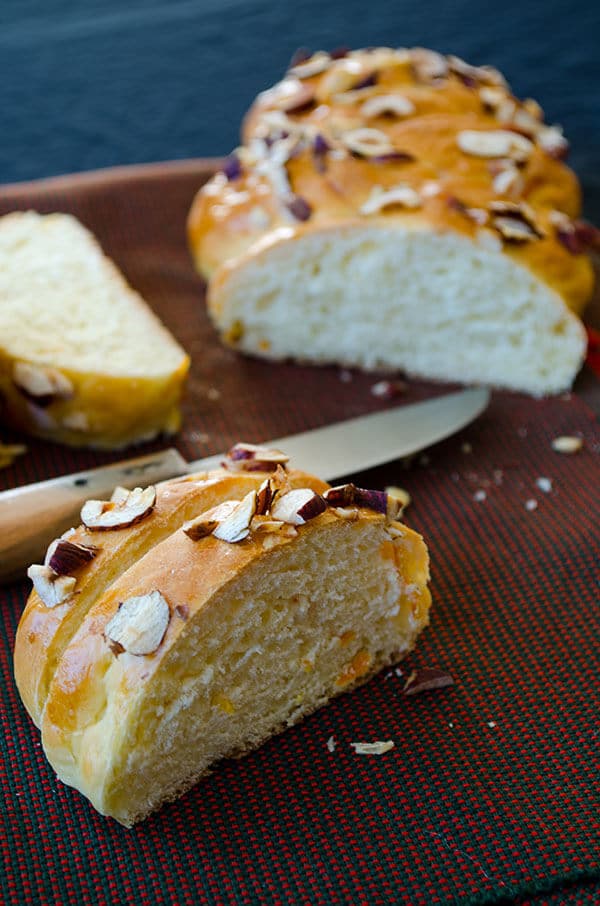 Easter bread | giverecipe.com | €aster #bread #baking #turkish #mahlab