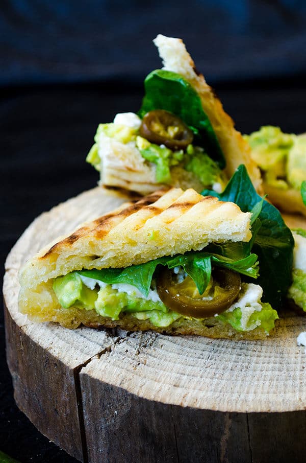 Spinach and avocado sandwich | giverecipe.com | #avocado #healthy #spinach #sandwich