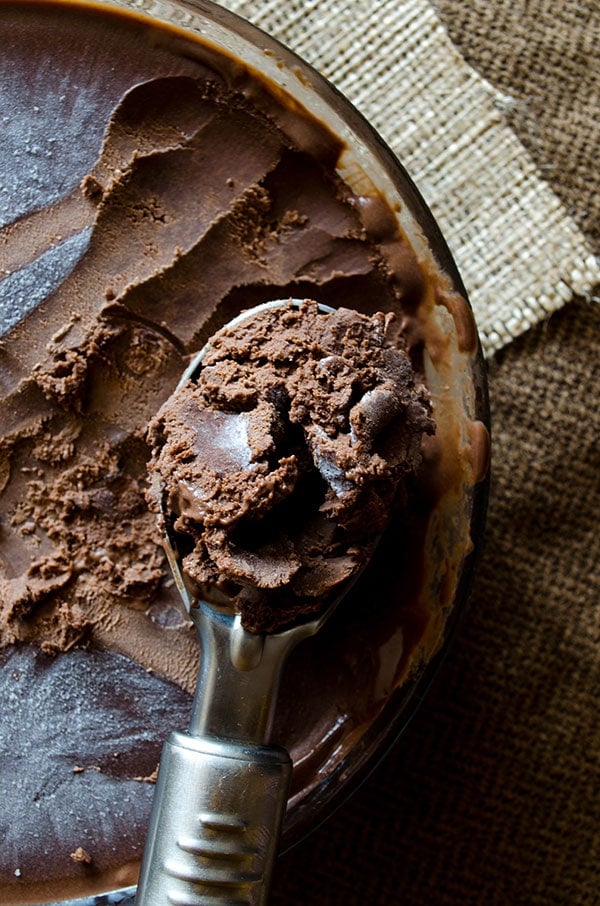 Homemade Chocolate Ice Cream | giverecipe.com | #chocolate #icecream #dessert #summer