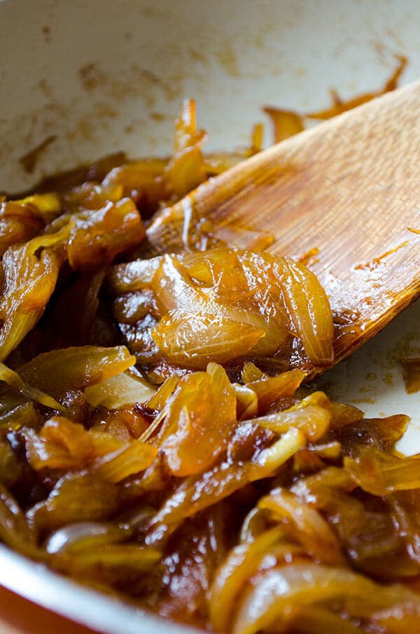 How to Caramelize Onions  | giverecipe.com | #onion #snack