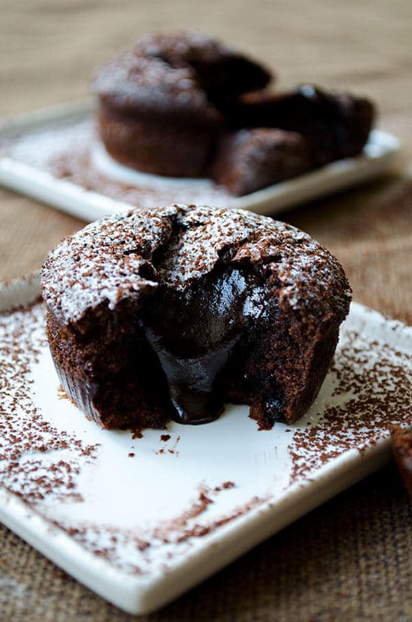 Molten Chocolate Lava Cake | giverecipe.com | #cake #chocolate #lavacake #mothersday