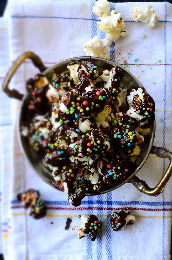 Sprinkles Chocolate Popcorn | giverecipe.com | #chocolate #popcorn #sprinkles #partyfood #snack