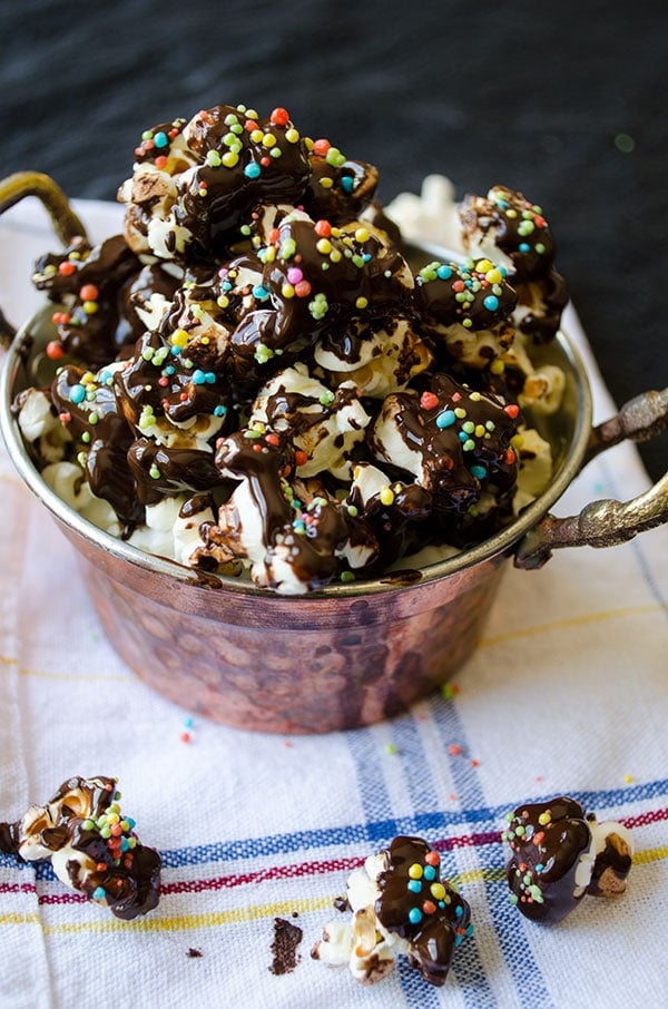 Sprinkles Chocolate Popcorn | giverecipe.com | #chocolate #popcorn #sprinkles #partyfood #snack