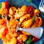 Creamy Caprese Pasta | giverecipe.com | #pasta #mozzarella #creamypasta #cheesypasta