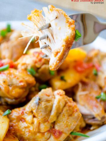 Chicken and Potatoes with Tomato Sauce | giverecipe.com | #chicken #chickenandpotatoes