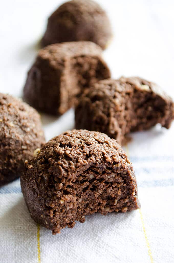 Flourless Chocolate Hazelnut Cookies | giverecipe.com | #cookies #flourless