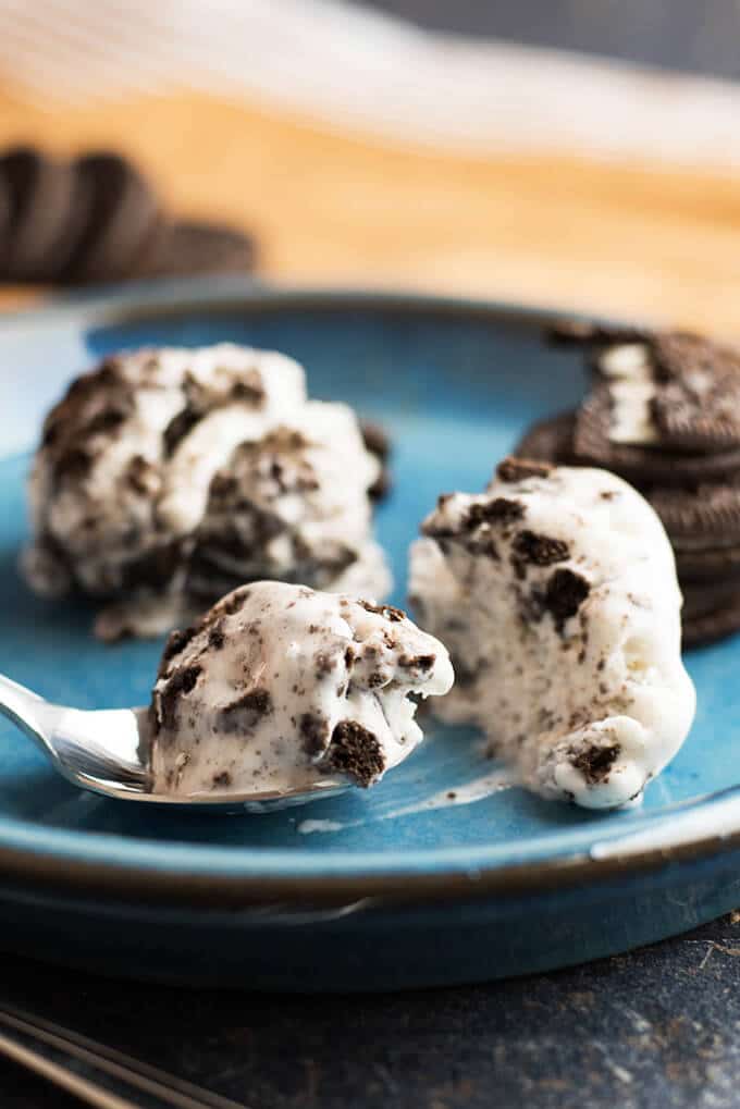 Oreo Vanilla Ice Cream. Easy and creamy. For OREO FANS! - giverecipe.com 