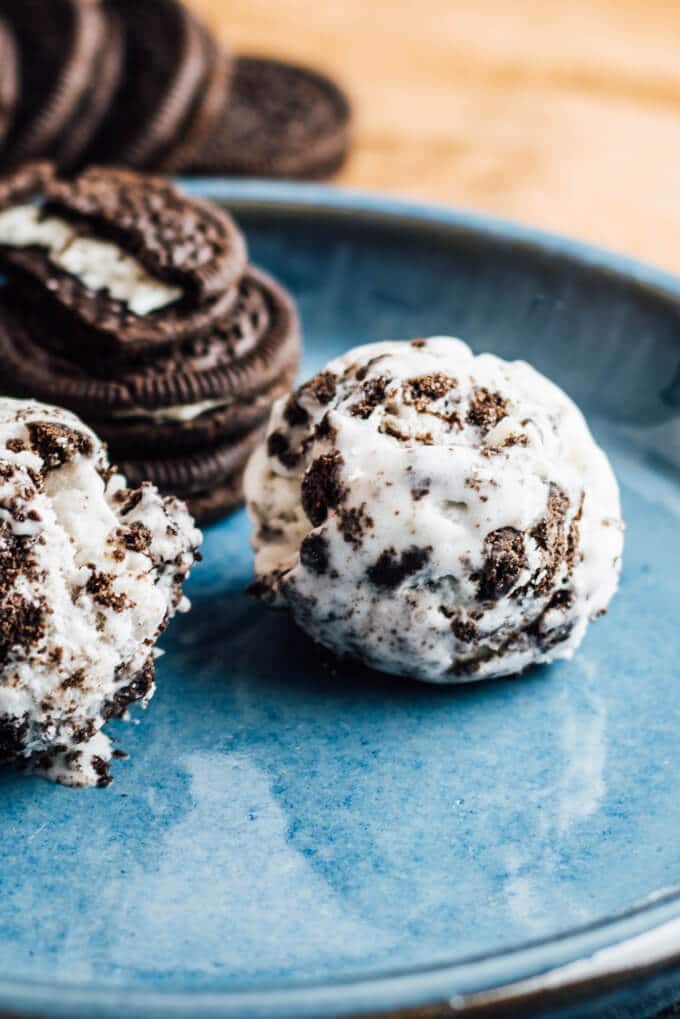 Oreo ice cream on a blue plate