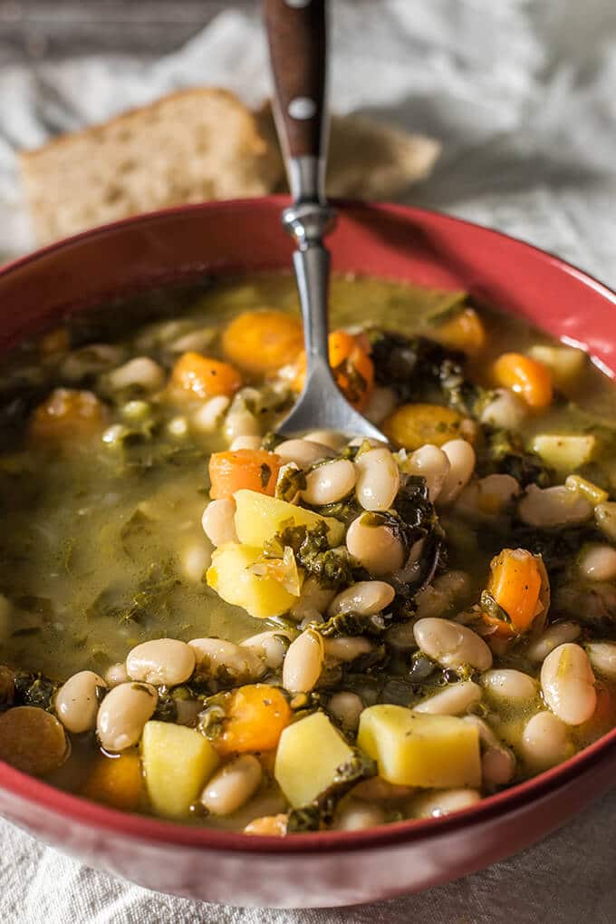Tuscan Bean Soup is the best comforting meal on chilly days. A vegan recipe and amazingly flavorsome as it is loaded with wonderful vegetables. Ready in 30 min! - giverecipe.com