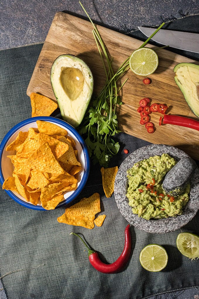 How to keep guacamole from turning brown
