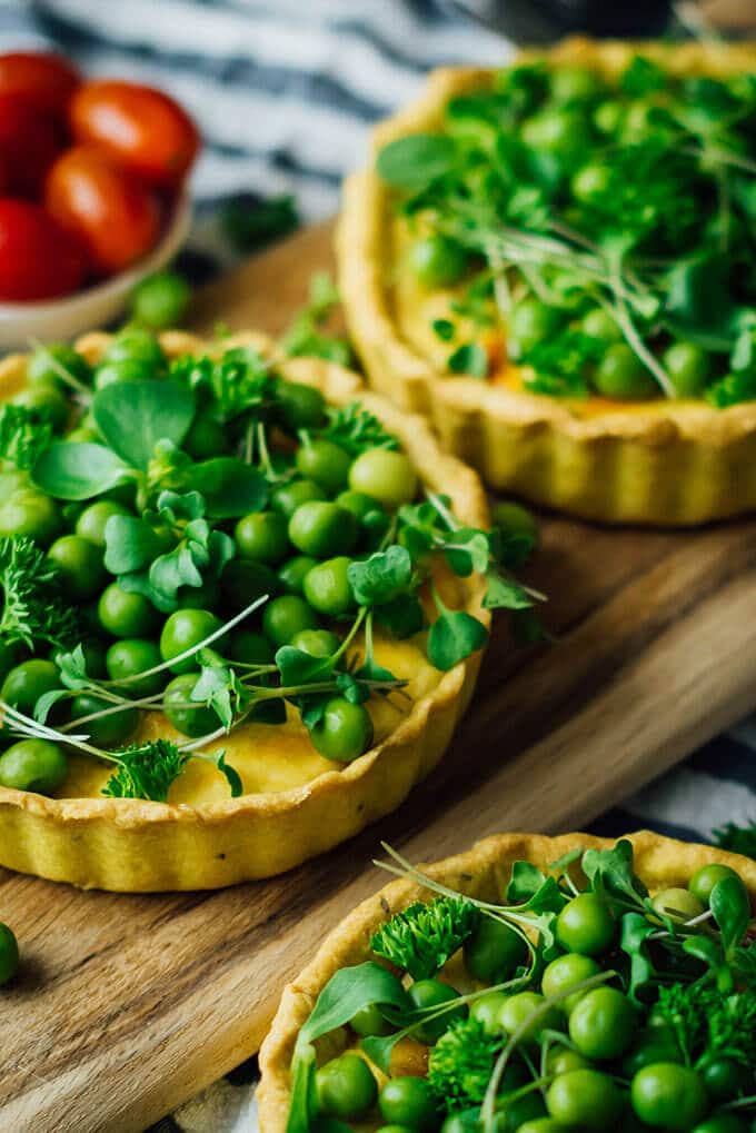 Vegetable tart recipe with peas, herbs and cheese