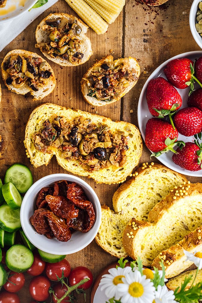 Sun-Dried Tomato Tapenade is a perfect combination of sweet, hot and tangy flavors. This makes a flavorsome spread as an appetizer on bread slices or in sandwiches.