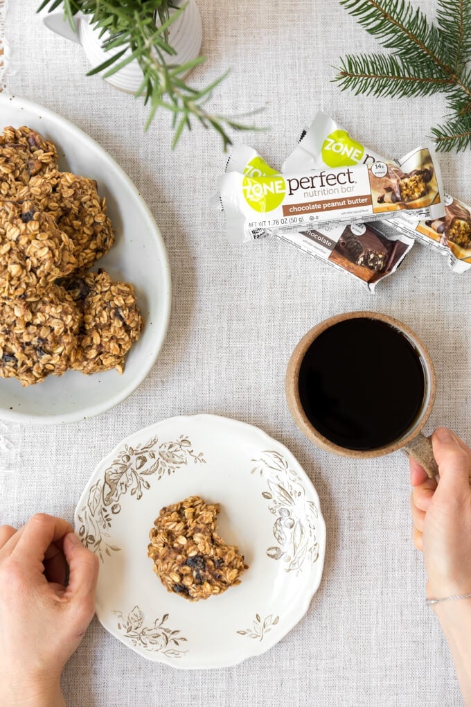 Banana oatmeal breakfast cookies. Quick, healthy, tasty. #sponsored