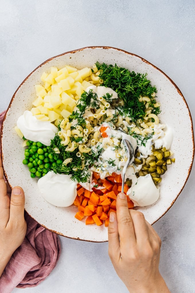 How to make macaroni salad with pickles and a yogurt-mayo dressing in a ceramic bowl